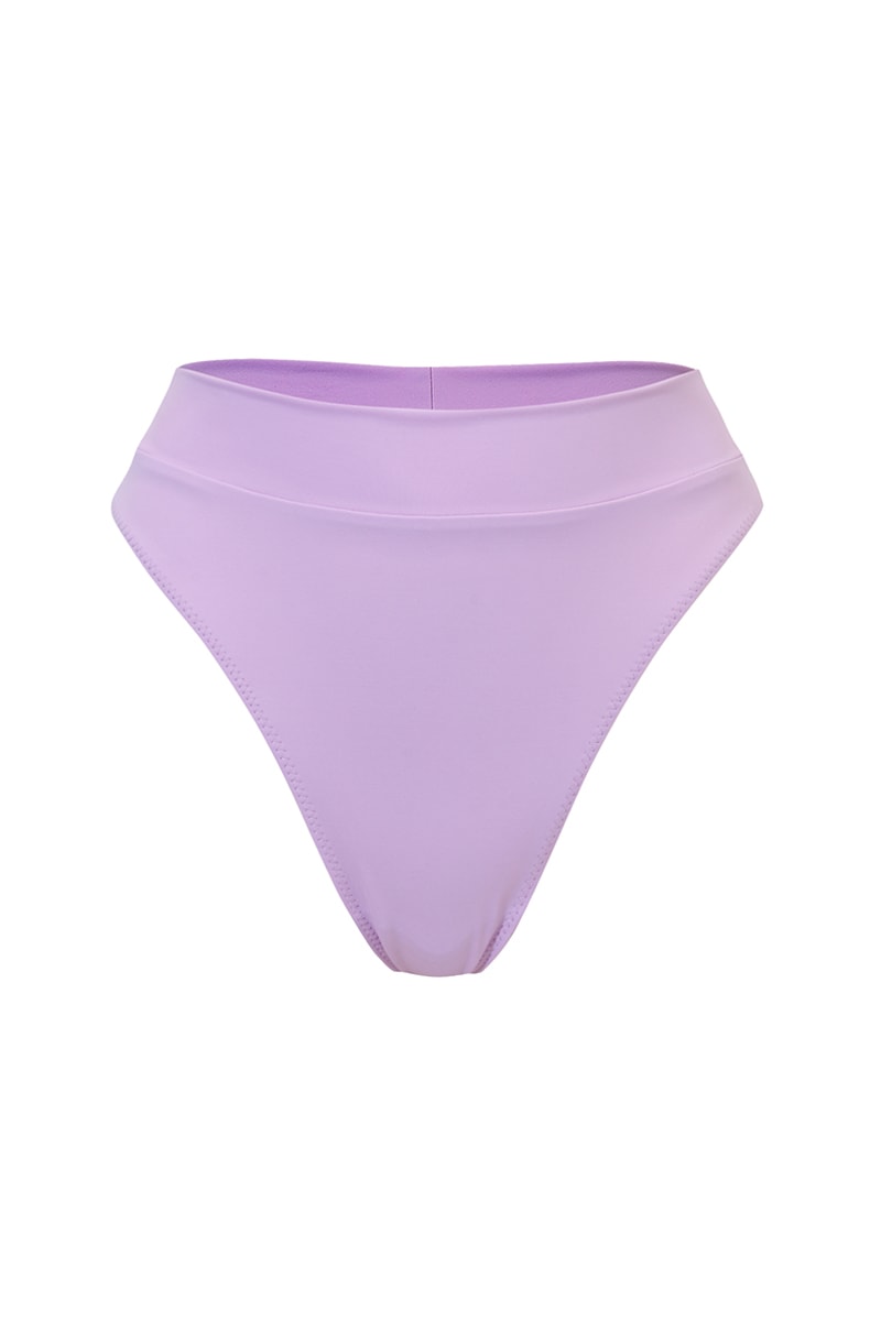 Dwuczęściowy strój kąpielowy Franka K model Kawai w kolorze liliowym, z klasyczną górą typu trójkąt i dołem z wysokim stanem