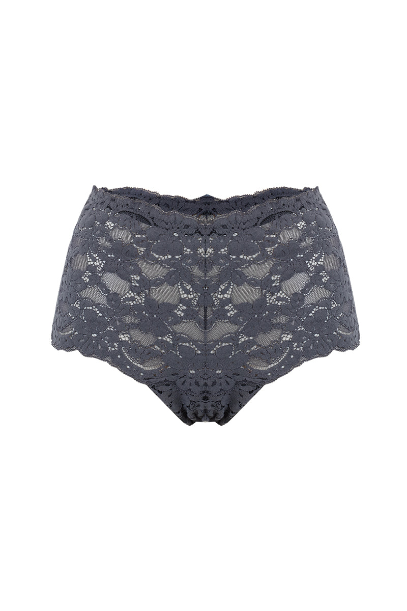 Koronkowe bokserki Franka K model Kaja w kolorze szarym, o pełnym kroju i delikatnym, ażurowym wykończeniu.