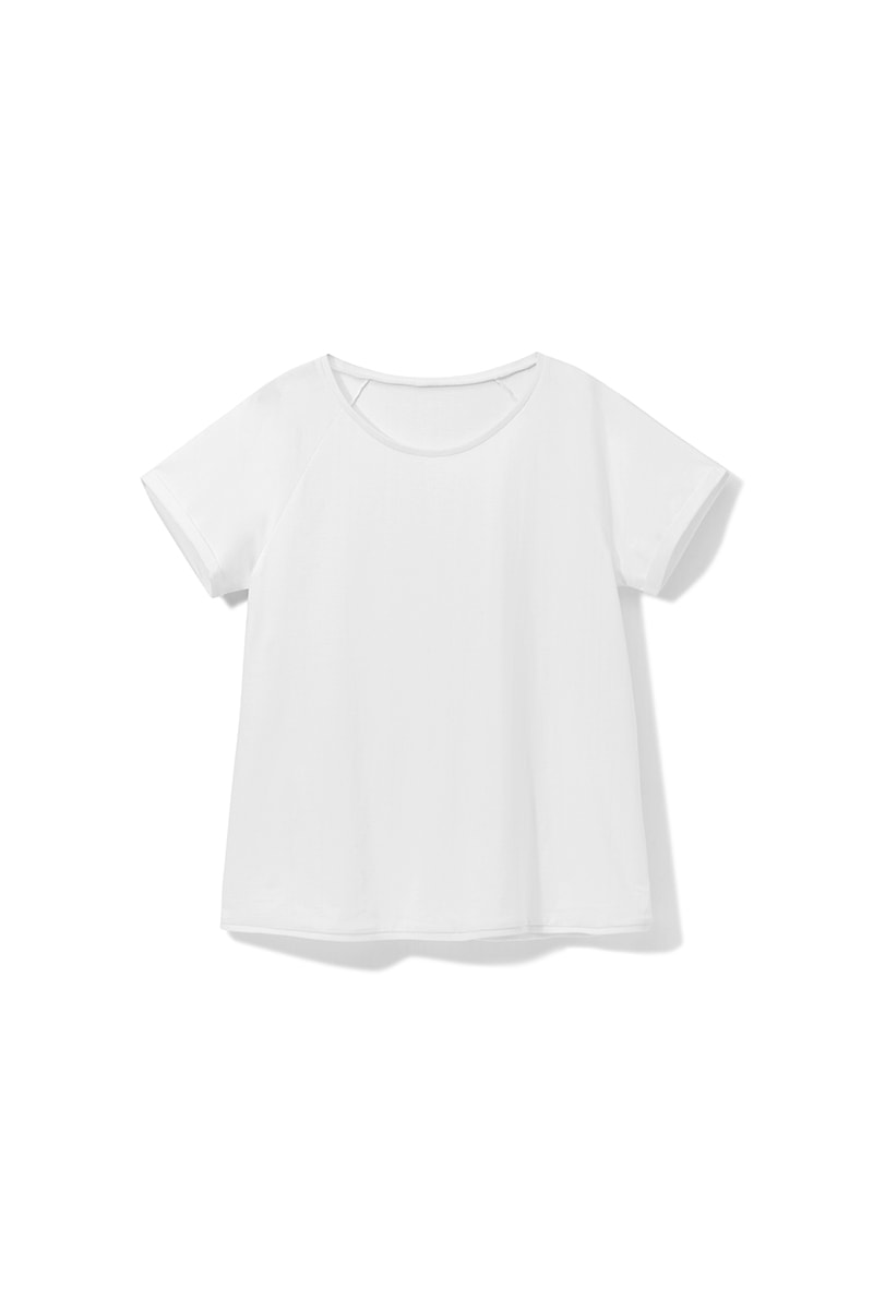 T-shirt Franka K model Marija w kolorze białym, o klasycznym kroju i okrągłym dekolcie.